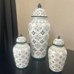 Illuminated Medallion Glass Ginger Glass Jars. Set of 3